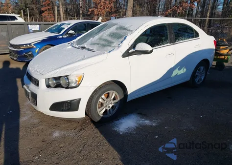 2015 Chevrolet Sonic Lt Auto z USA, uszkodzony, nr VIN 1G1JC5SH7F4155893